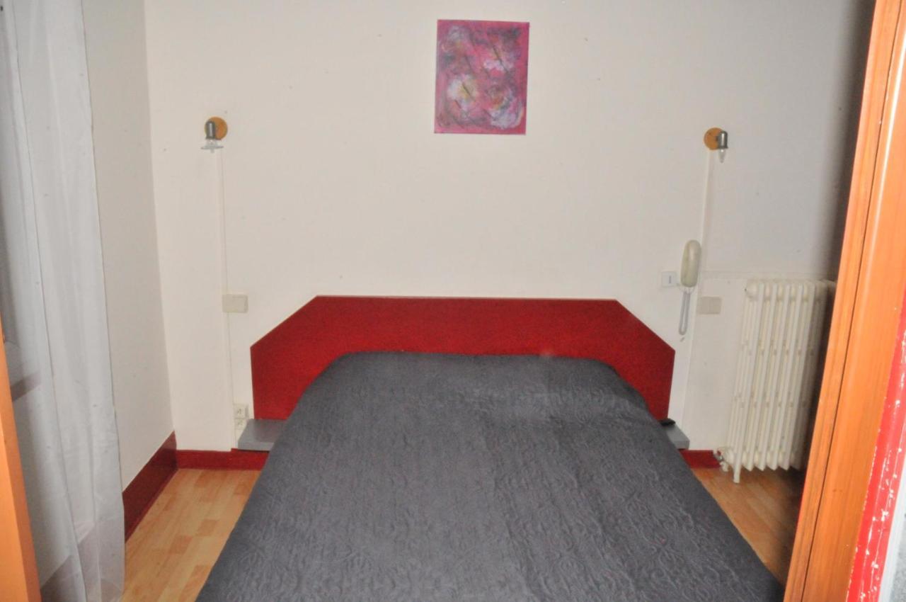 Hotel Les Rosiers La Rochelle  Ngoại thất bức ảnh